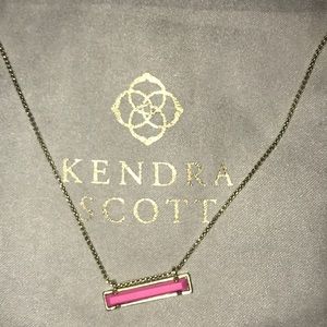Kendra Scott necklace
